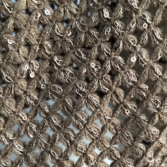 SIMPLICITY Pull Over Crochet Shawl Poncho with Sequins - Picture 4 of 4